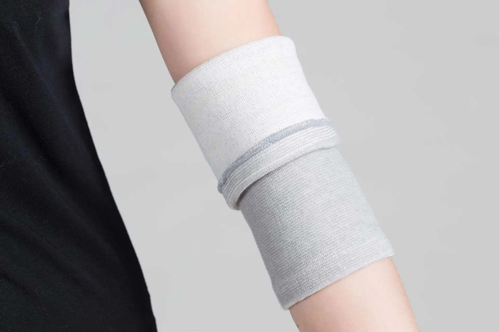 

Налокотники для фитнеса для бега — четырехсторонняя эластичная спортивная защита локтей, дышащая, теплая, всесезонная, спортивное оборудование для фитнеса