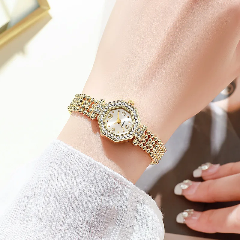 학생들을 위한 정교하고 작고 단순한 스틸 스트립이 있는 새로운 여성용 시계