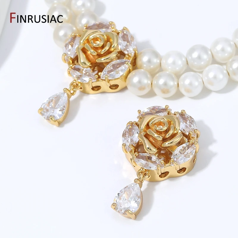18K vergoldete Messing-Rosenblüten-Anhänger für Schmuck, Tropfenförmige Kristallanhänger für DIY-Halsketten- und Armbandherstellung.