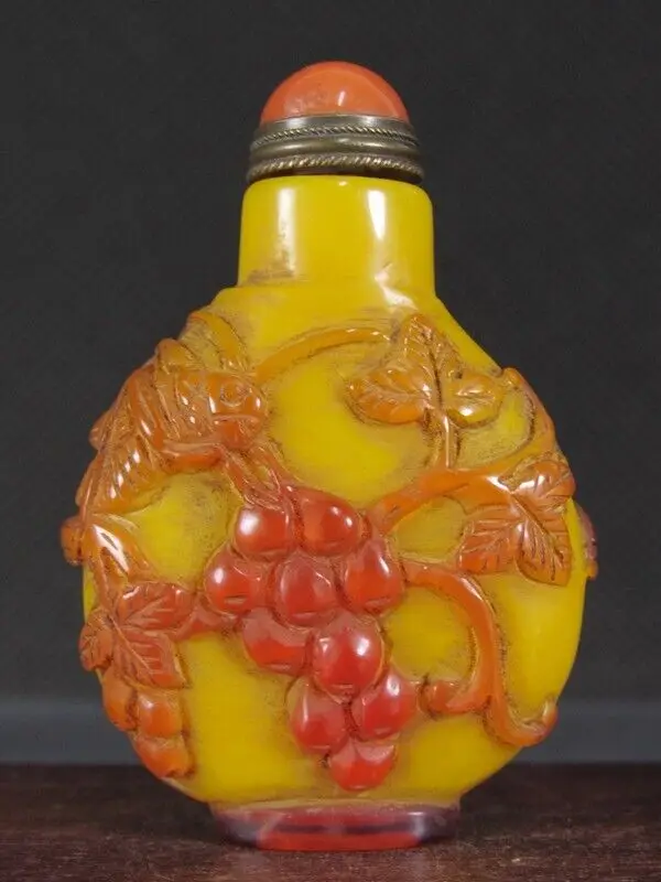 Chinese Cricket Grape Carved Peking Overlay Glass Snuff Bottle