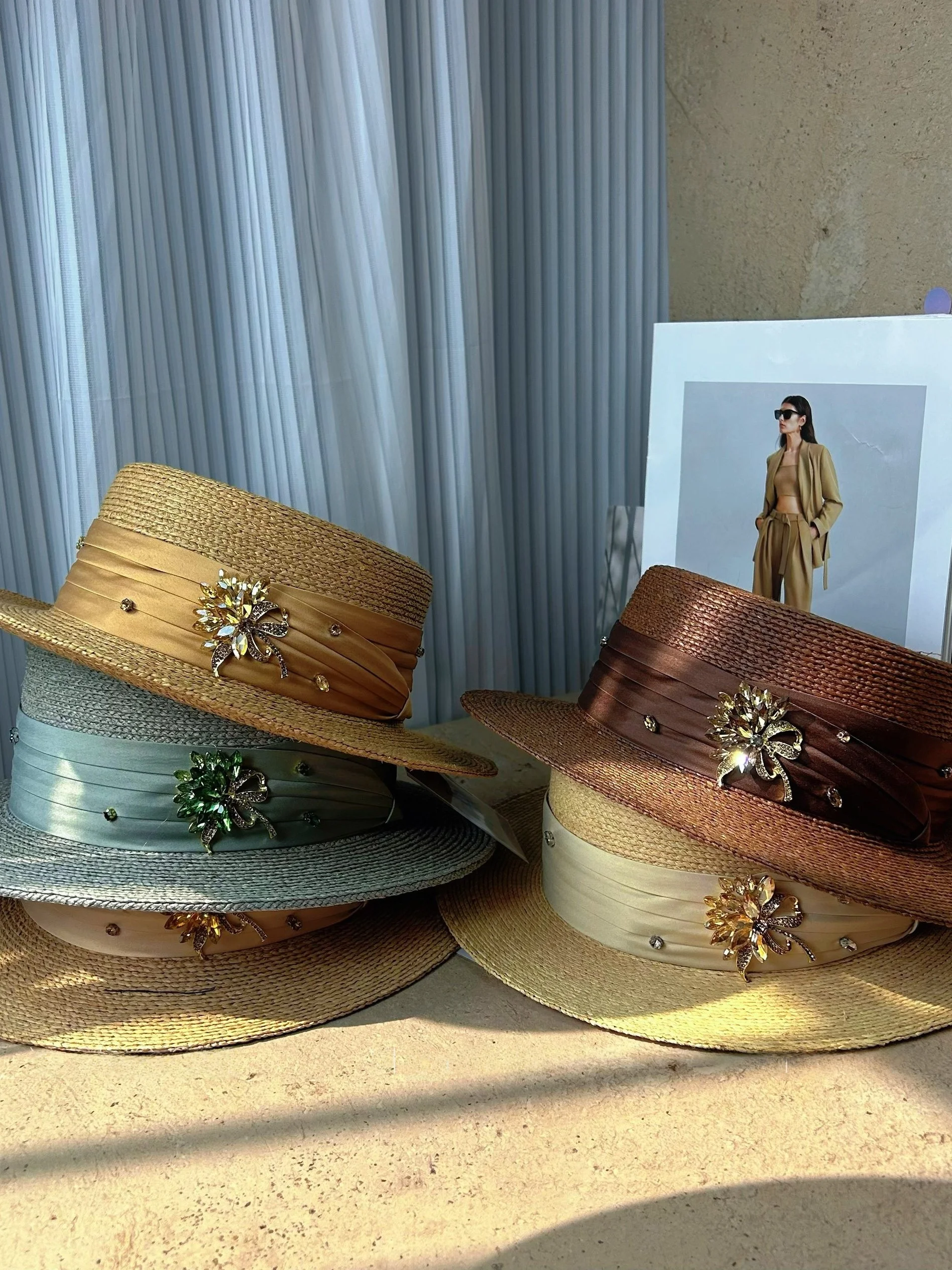 elegant-women's-straw-hat-with-rhinestone-decoration-flat-top-sunshade-fashionable-breathable-hand-sewn-weaving-belt-hollow-out