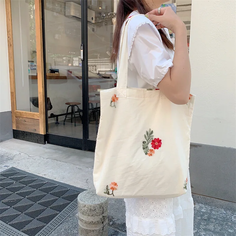 Flower Embroidered Ladies Shoulder Bags Soft Fabric Large Capacity Women\'s Eco Shopping Bag Retro Flora Female Travel Handbags