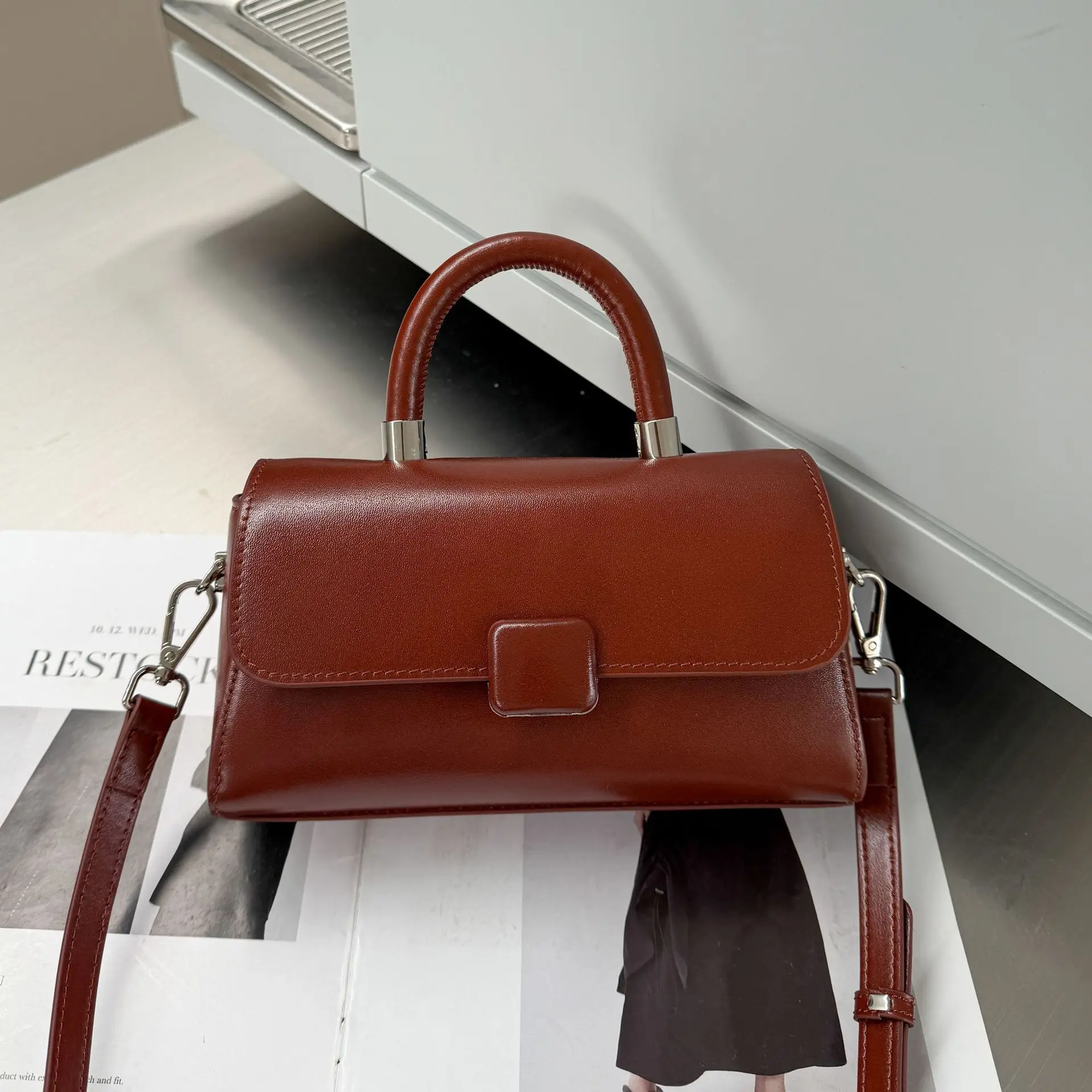 

Новая модель 2026 года: Универсальная женская сумка через плечо из натуральной кожи с премиальным качеством, идеально подходит для поездок на работу, маленькая квадратная сумка-кроссбоди, сумка-тоут