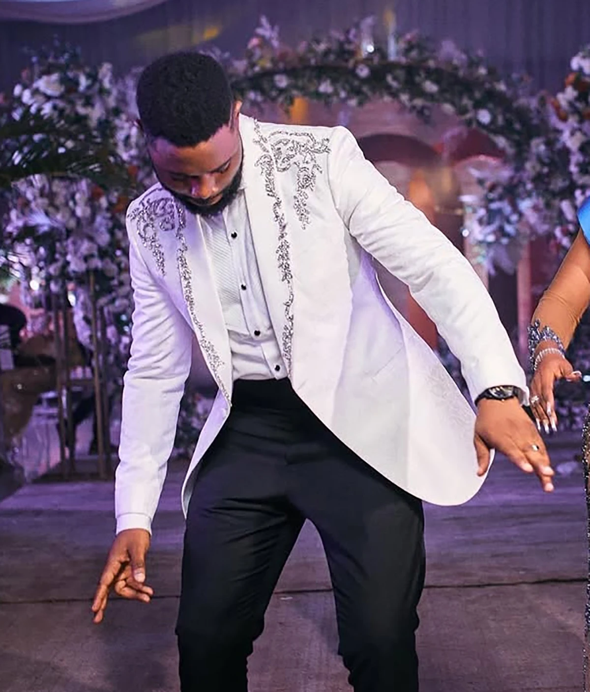 خياط الرجال دعوى الزفاف الجاكار الأقمشة شال التلبيب زر واحد يزين العريس البدلات الرسمية 2 قطعة السترة السراويل مناسبة الأعمال