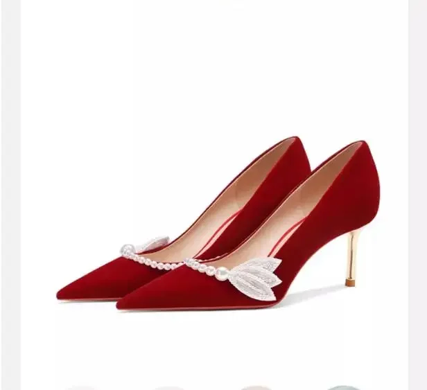 أحذية زفاف بكعب عالٍ مخملي أحمر للنساء 2024 أحذية Xiuhe الجديدة #4