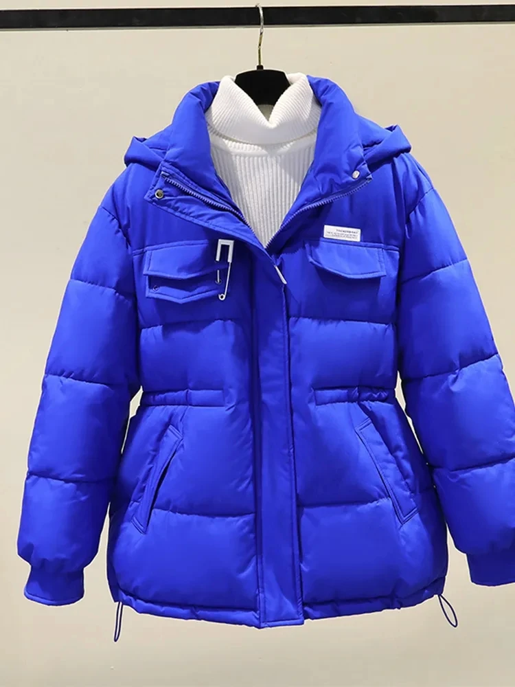 سترة شتوية للسيدات لعام 2025 معطف مبطن بقلنسوة موضة كورية سترات نسائية فضفاضة ودافئة ملابس خارجية من القطن