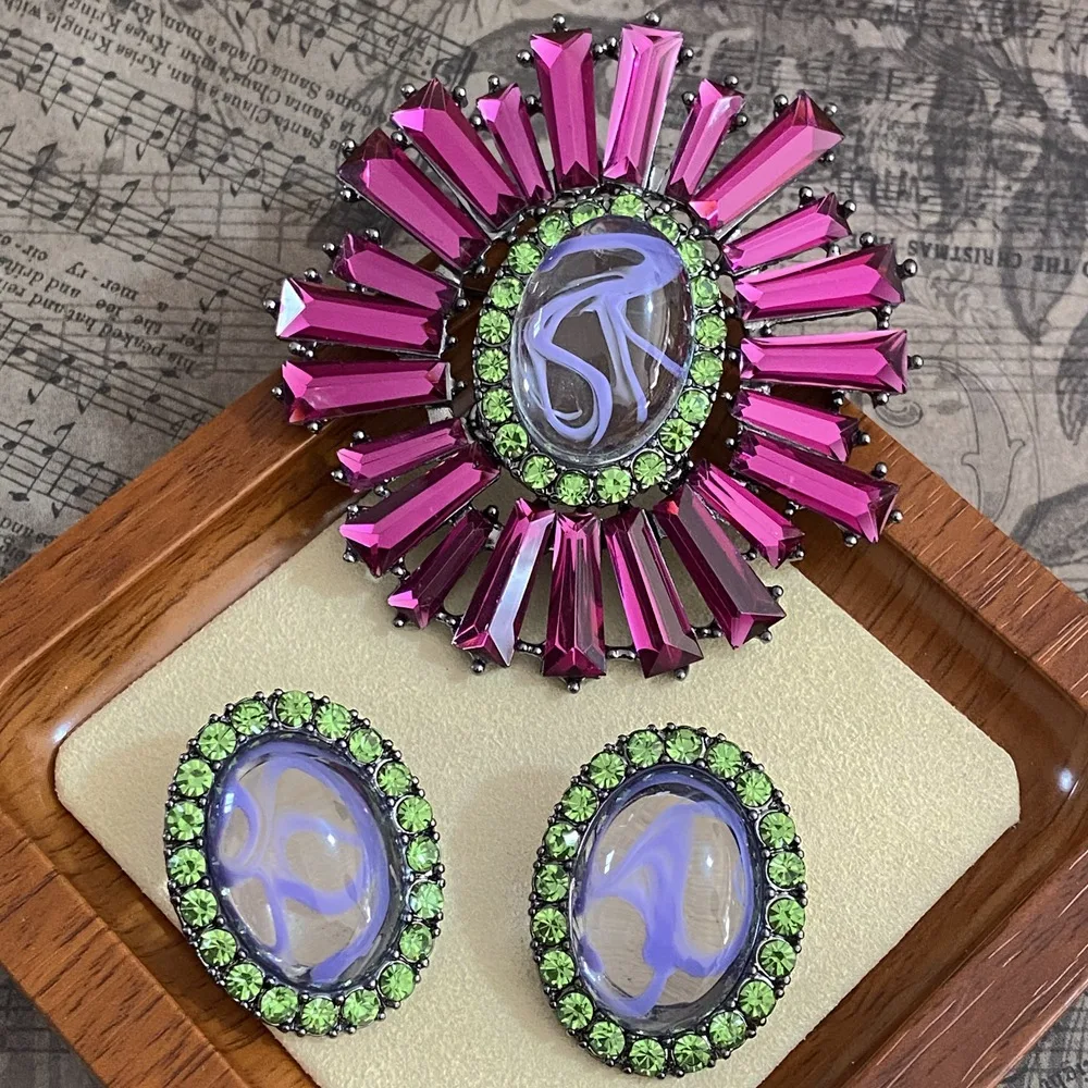 

Набор брошей-гвоздиков «Фиолетовые подсолнухи» для женщин, с оранжевыми стразами, винтажный дворцовый стиль, овальные элегантные ювелирные аксессуары