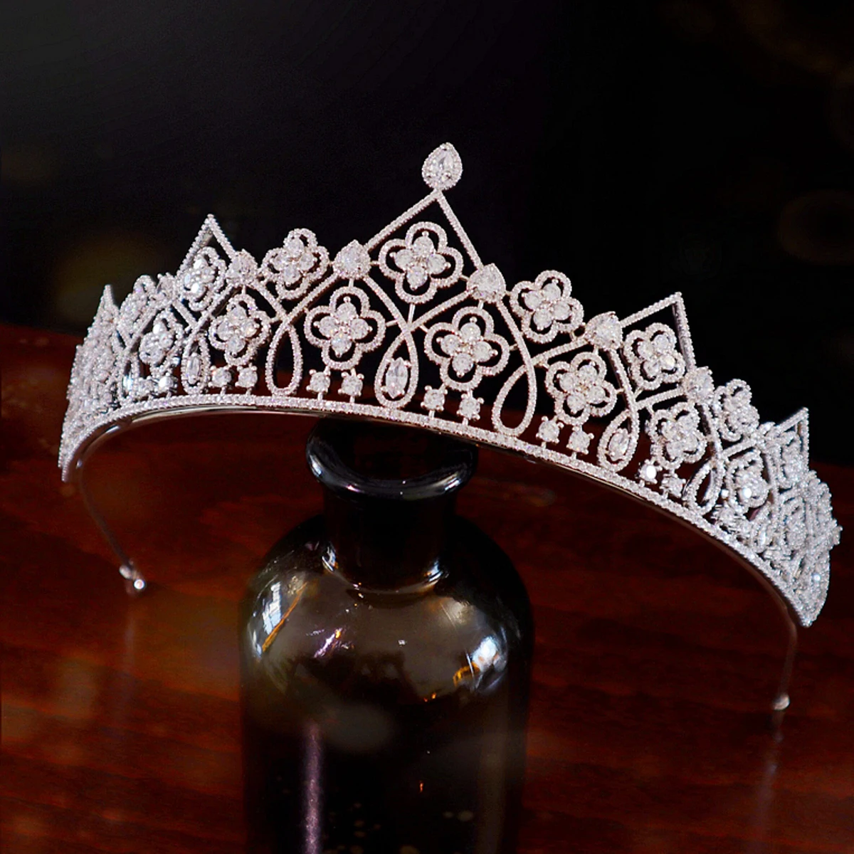 Luxury Princess Bridal Wedding Crown Zircon High-End Four-Leaves Shape Queen Hair Accessories for Birthday Headwear Evening Gown