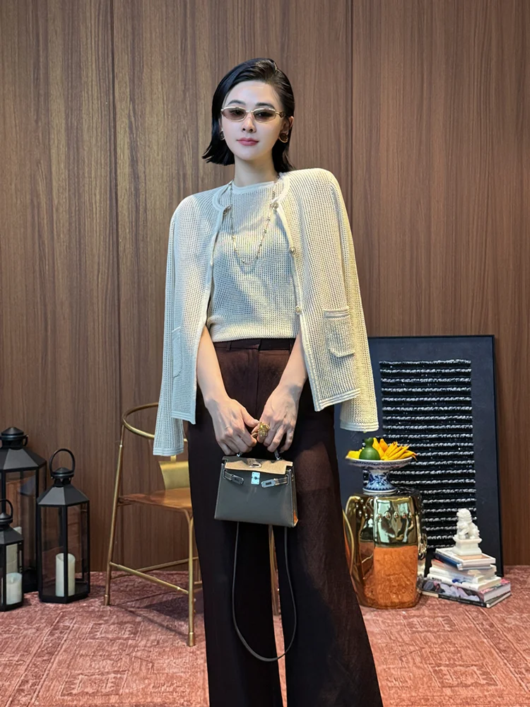

Комплект из двух предметов Yuan Ling Ferrand Island Linen: бежевый матовый костюм с круглым вырезом и одной пуговицей, класса люкс, весна-лето 2026