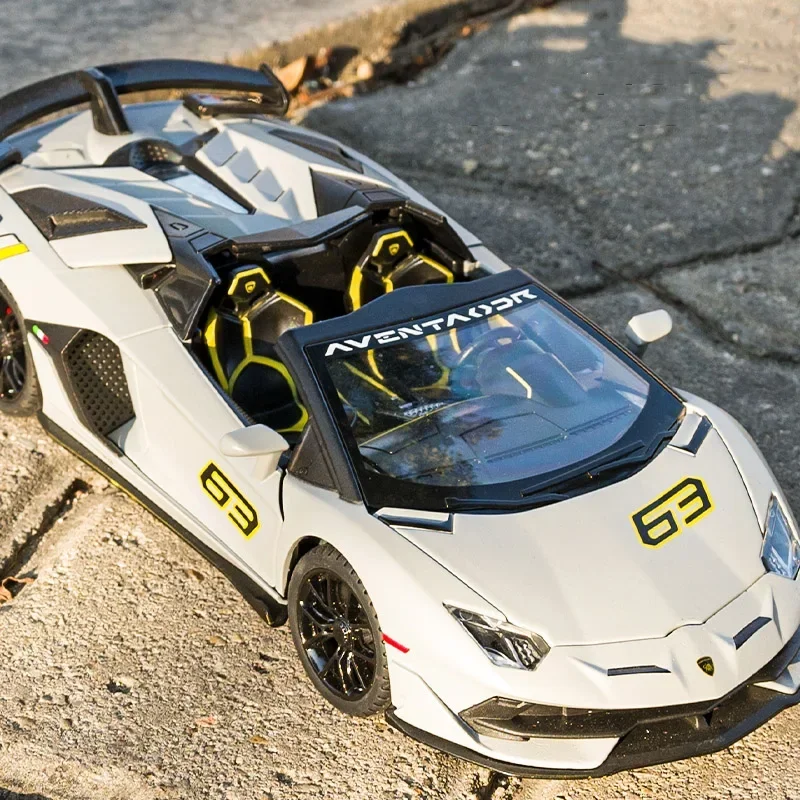 1:24 Lamborghini Aventador SVJ 63 Modello in lega Alta simulazione Diecast in metallo Veicoli giocattolo Modello di auto Suono e luce Regalo per