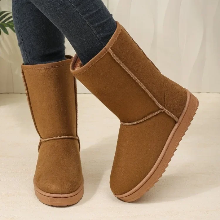 Klassische Damen-Winterstiefel, kniehoch, flach, warm, mit runder Spitze, zum Hineinschlüpfen, für kaltes Wetter. – Detail 8