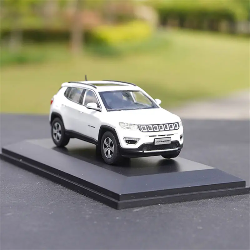 1:43 Jeeps Compass SUV Alloy Car Model Diecasts Metal Off-road Vehicles Car Model High Simulation Childrens Toys Gift Decoration