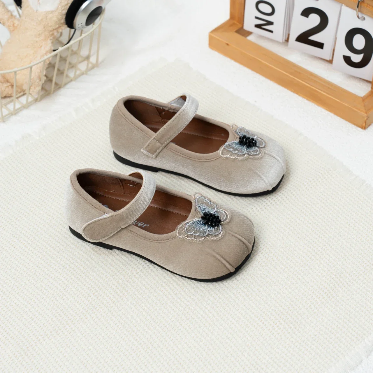 

Girls Flats Moccasins Non-slip Soft Bottom Children Casual Shoes Sweet Butterfly 2025 New Fashion Kids Princess Shoes Round Toes