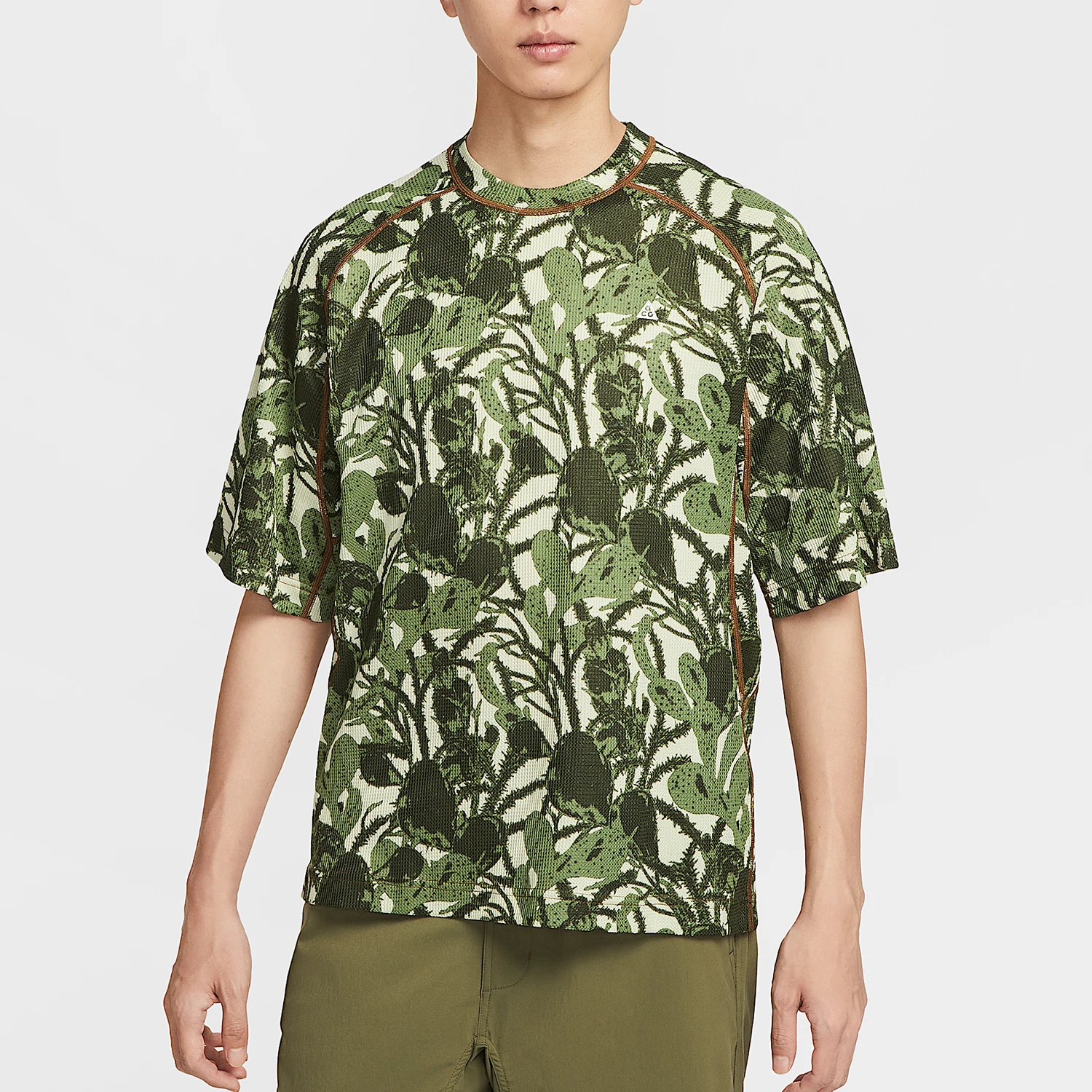 

Оригинальные мужские дышащие повседневные футболки Nike Dri-FIT с принтом и короткими рукавами HV0588-229