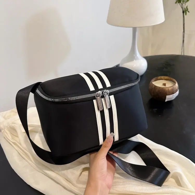 

New Korean Fashion Women's Small Crossbody Bag Waterproof Lightweight for Travel & Shopping