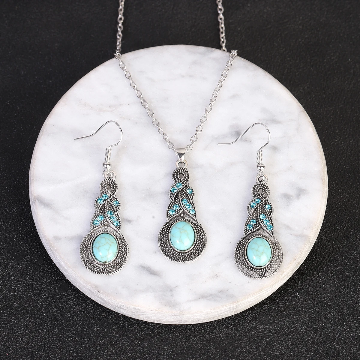 2023 Bohemia Ethnic Jewelry Set For Women Vintage Tibetan Silver Plated Geometry Green Turquoises Necklace Earrings Sets Jhumka