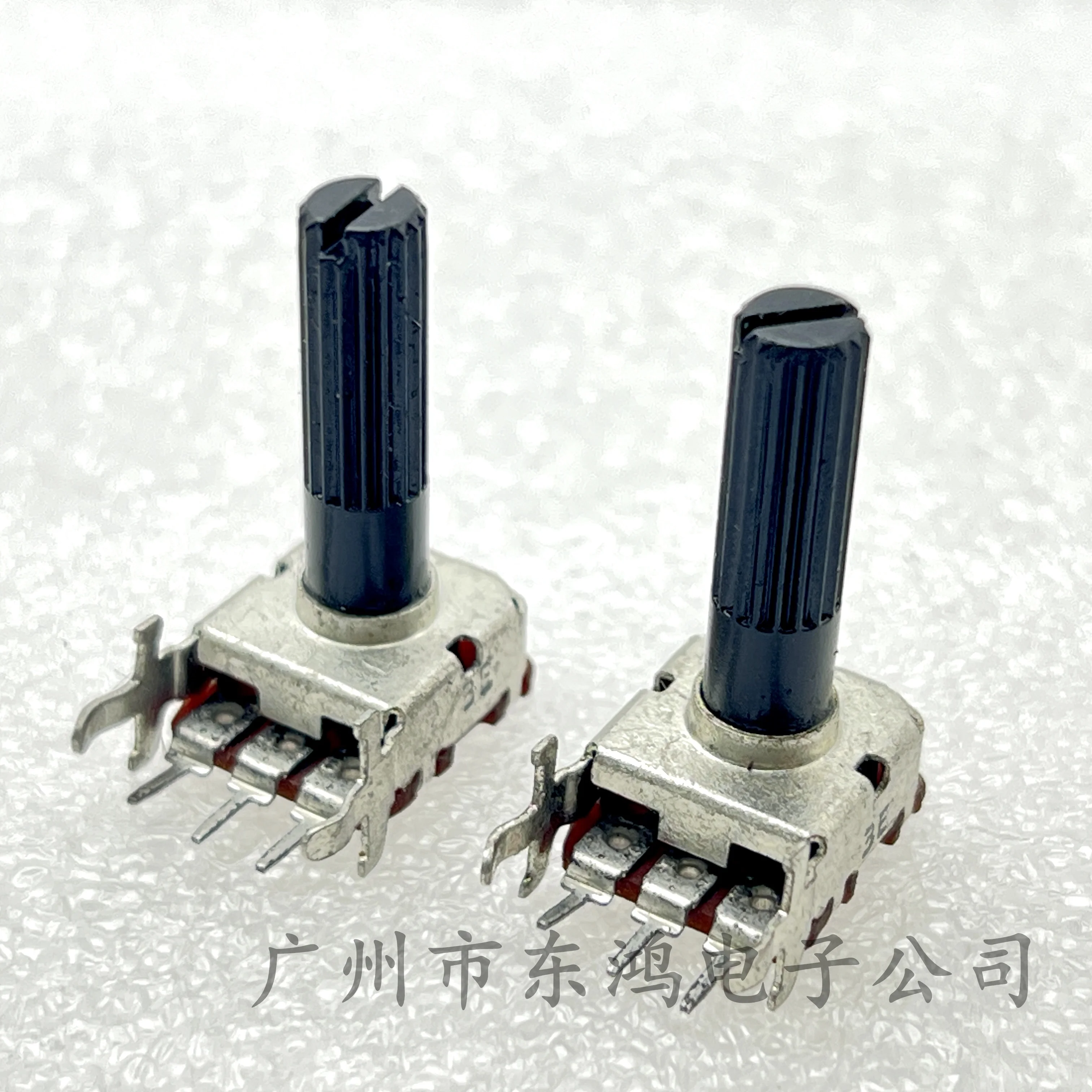 1 PCS 12 square single Potentiometer with bracket B50K shaft length 22mm