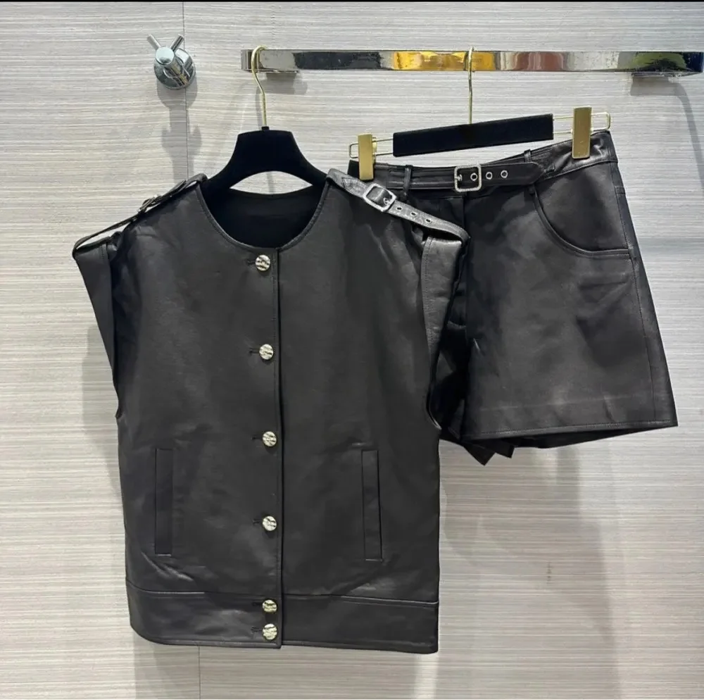 

2024 Spring Hotsweat Fashion Women's High Quality Genuine Leather Vest Jackets + Sheepskin High-rise Shorts C689