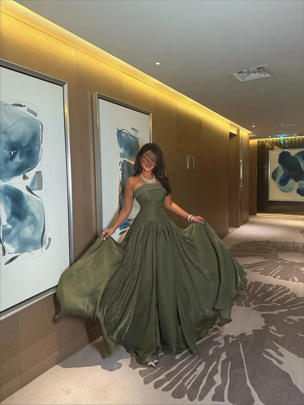 فستان سهرة كلاسيكي كلاسيكي من الأورجانزا باللون الأخضر مخصص بدون حمالات بدون أكمام فساتين المشاهير ناعمة مستقيمة سويب تراين للحفلات الراقصة #2