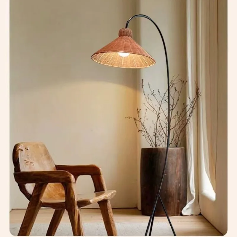 Retro new Chinese style medieval art atmosphere light living room sofa floor lamp