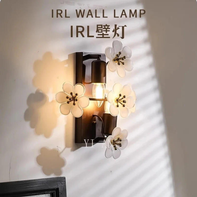 

American-Style Bedroom Bedside Wall Lamp Flower-Themed High-End Room Light Dining Room Hallway Entrance Home Lighting Fixtures