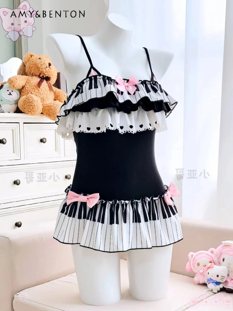 

Sweet Cute Black and White Ruffle Edge Suspender One-piece Swimsuit Split Swimsuit Summer Seaside Vacation Style Sexy Bikini