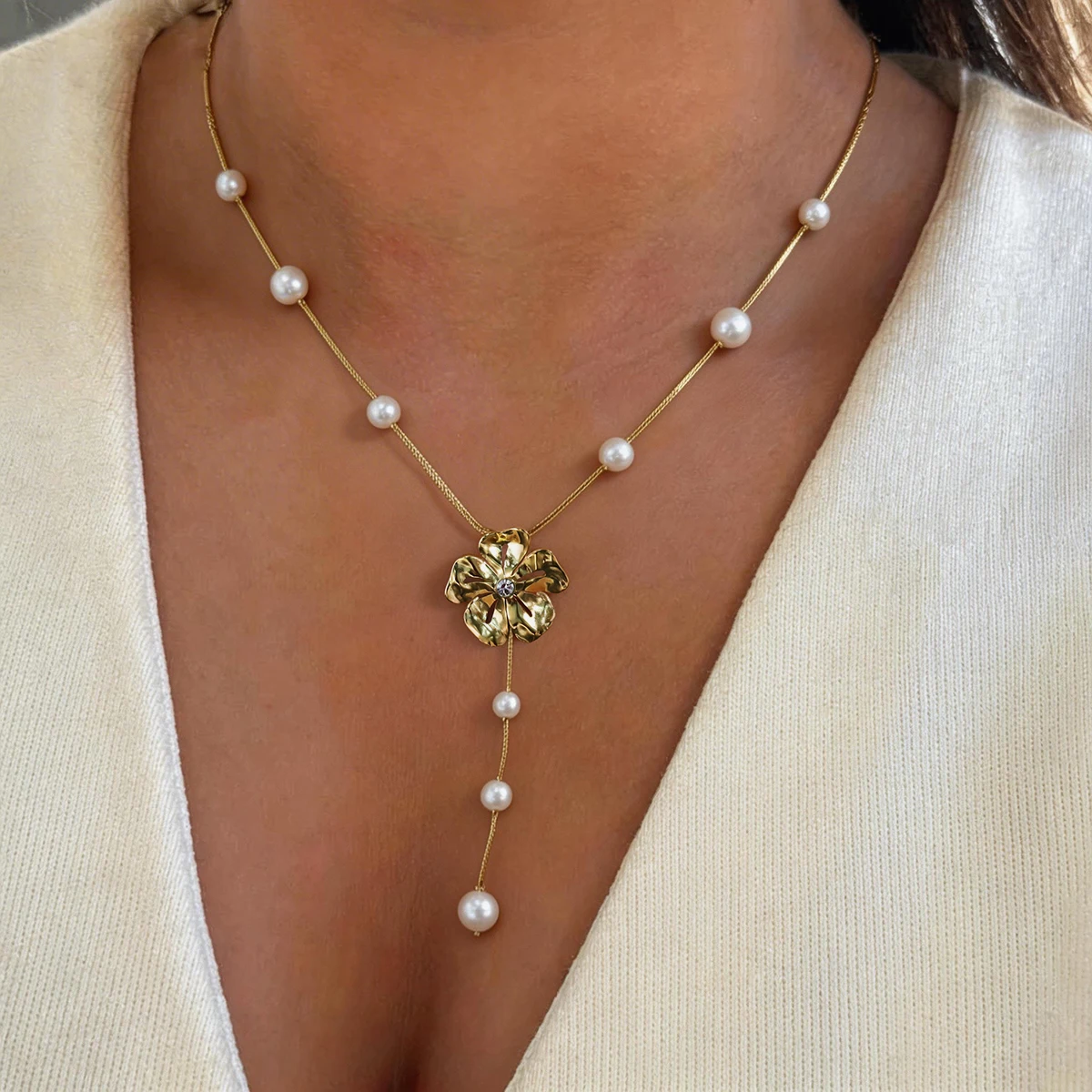 

WILD & FREE Vintage Pearl Charm Flower Pendant Necklace for Women 18K Gold Plated Snake Chain Stainless Steel Jewelry Waterproof