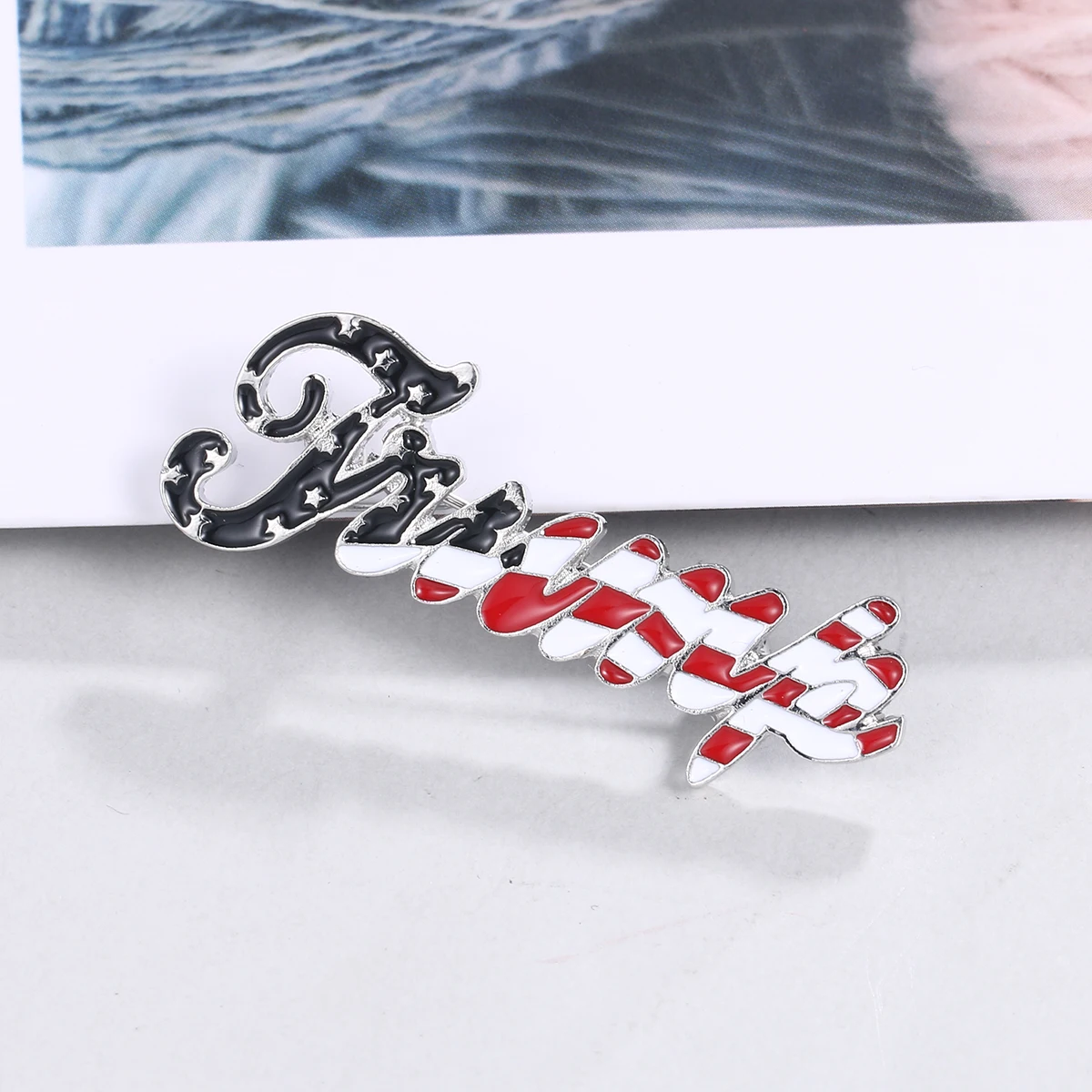 WEIMANJINGDIAN Brand Enameled Trump American Flag Alloy Brooch