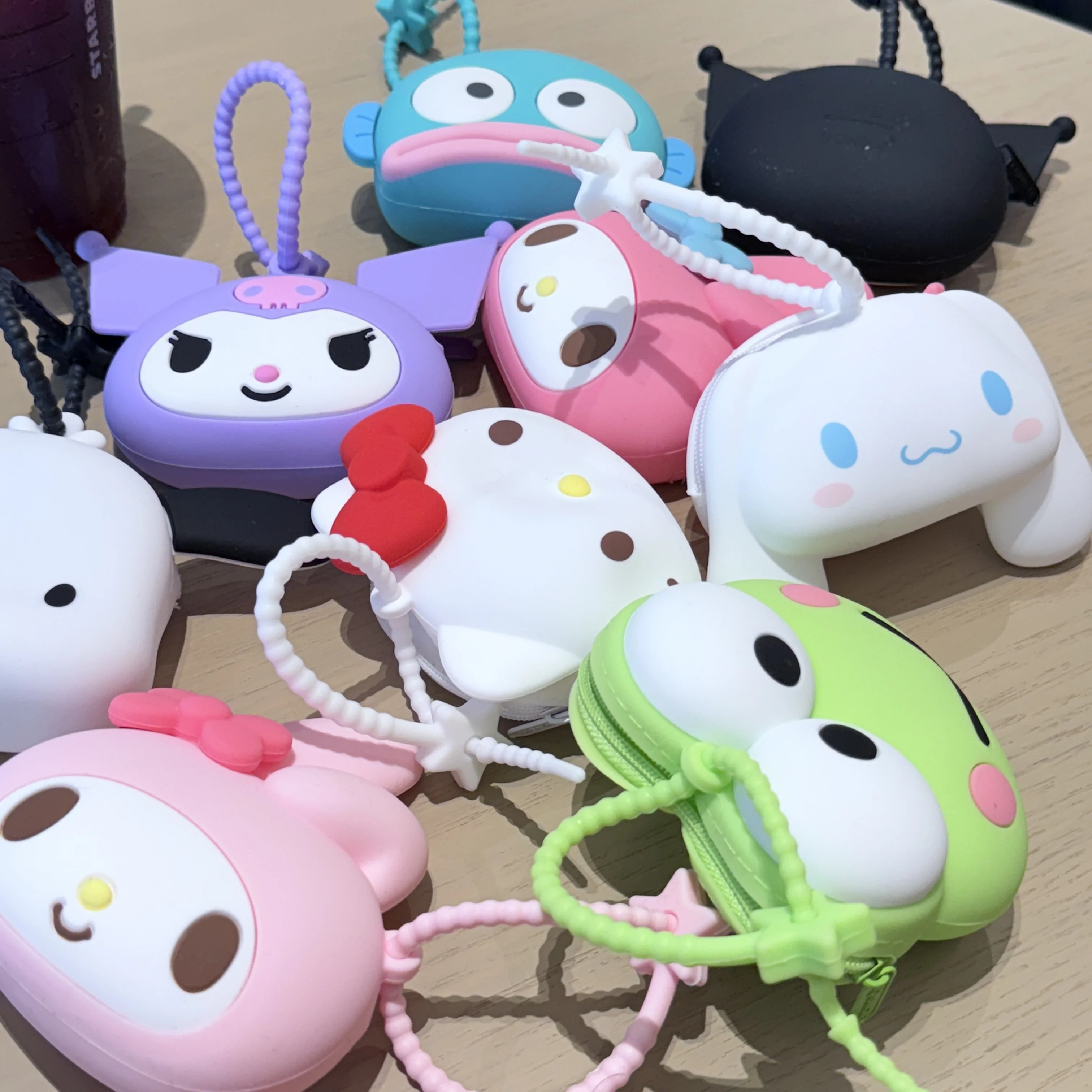

Dopamine Spectrum Sanrio Series For Hello Kitty Kuromi Headphone Bag Portable Wallet Key Bag Multifunctional Small Bag Silicone