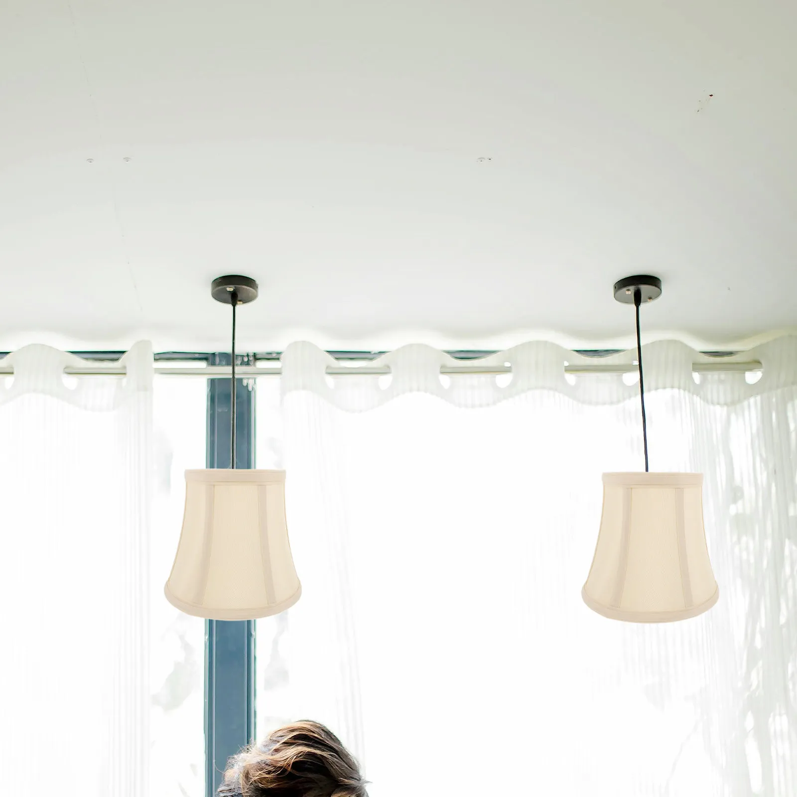 

Тканевый абажур бежевого цвета в форме бочонка с декоративным краем для настенных светильников, люстр, торшеров, настольных ламп, мягкий свет, многослойный