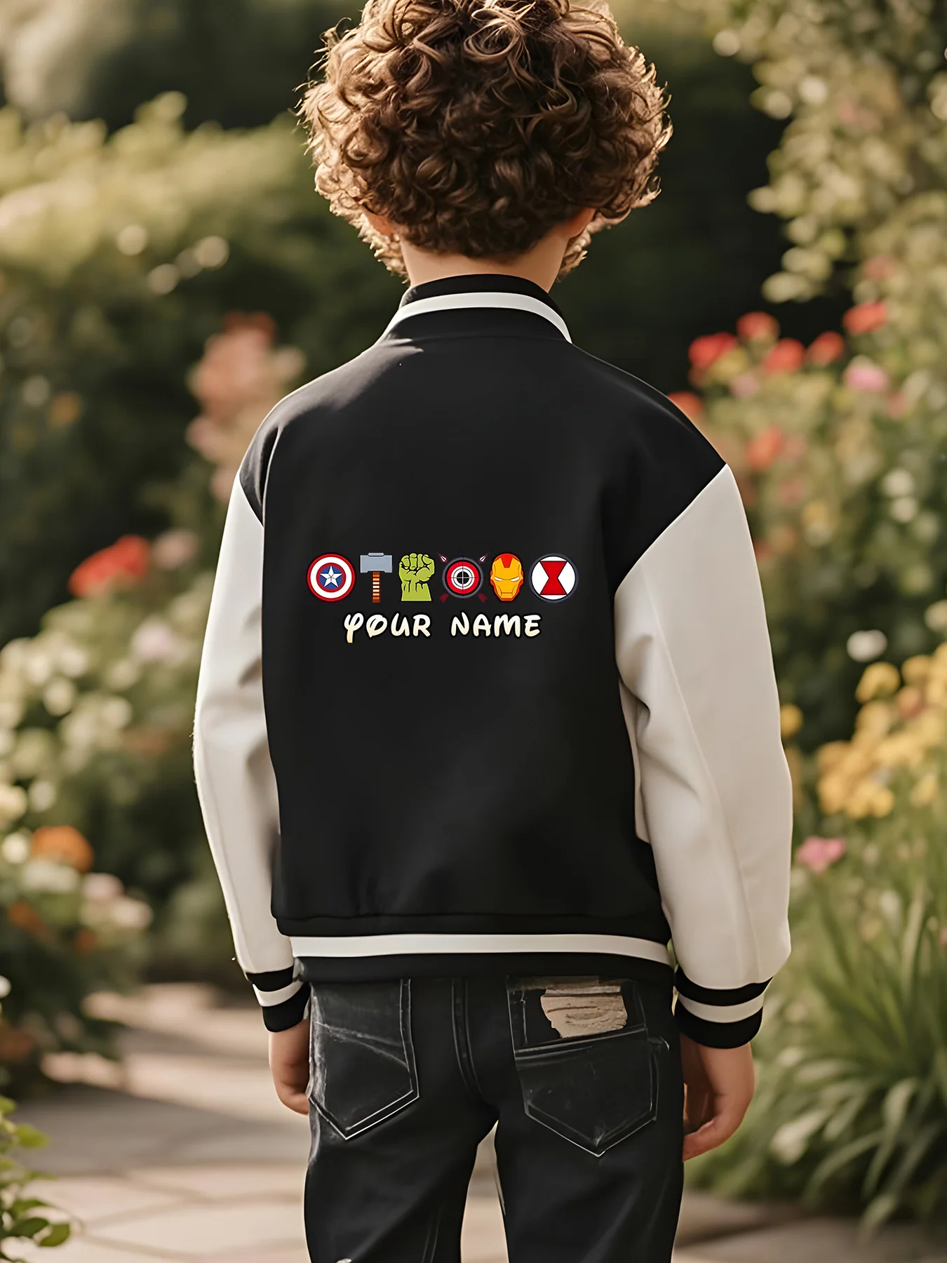 Jaqueta de beisebol MINISO Marvel Boys – combinação de logotipo Fun Avengers, esquema clássico de cores preto e branco, super atraente para