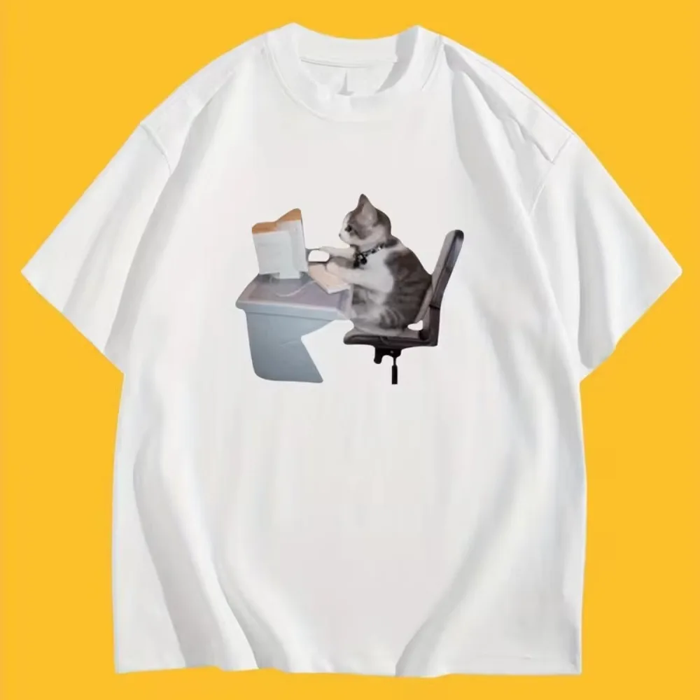 2026 Cartoon-Themed Pattern T-Shirt with Cat Working Overtime Stylish Round-Neck Short Sleeves Summer Casual Outings Men Tops