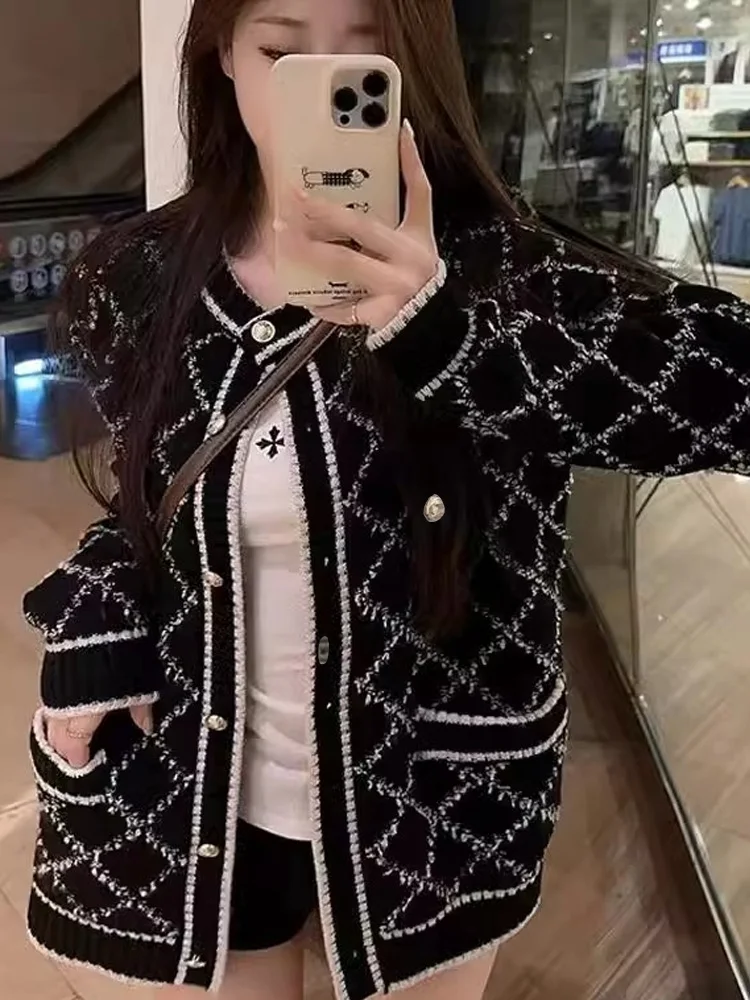 الخريف والشتاء جديد الماس المرأة طويلة الأكمام طاقم الرقبة سترة أنيقة سترة واحدة الصدر تريكو رداء علوي غير رسمي