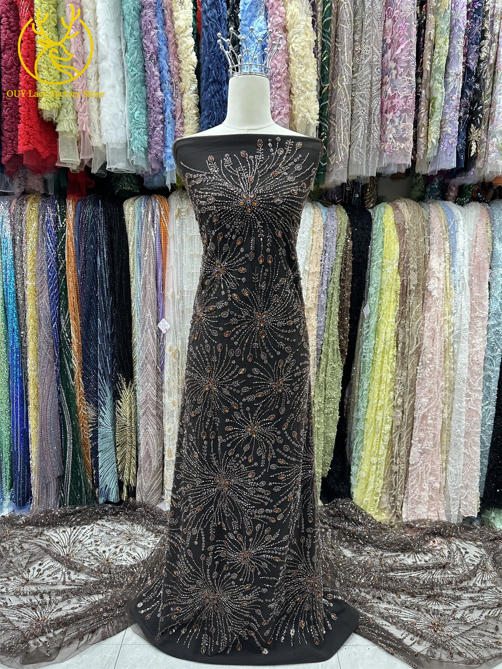 Goldene französische Edelstein-Perlenstickerei-Spitze, hochwertige nigerianische Mesh-Pailletten-Tüllspitze, afrikanischer Spitzenstoff für Damenkleider – Detail 5