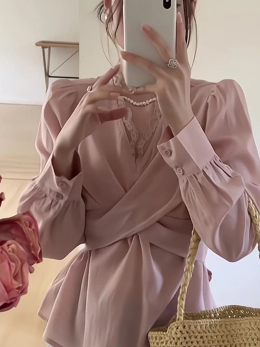 

Elegant Waist-Cinching Slimming Women's Shirt High-End Luxury Youthful Trendy Top V-neck Long Sleeve Business Casual Style