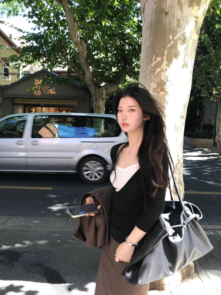Y2k Slim Fit Long Sleeve Tee Shirt Early Autumn New All-match T-shirt for Women Simple V-neck Single Breasted Tops Mujer Blouse