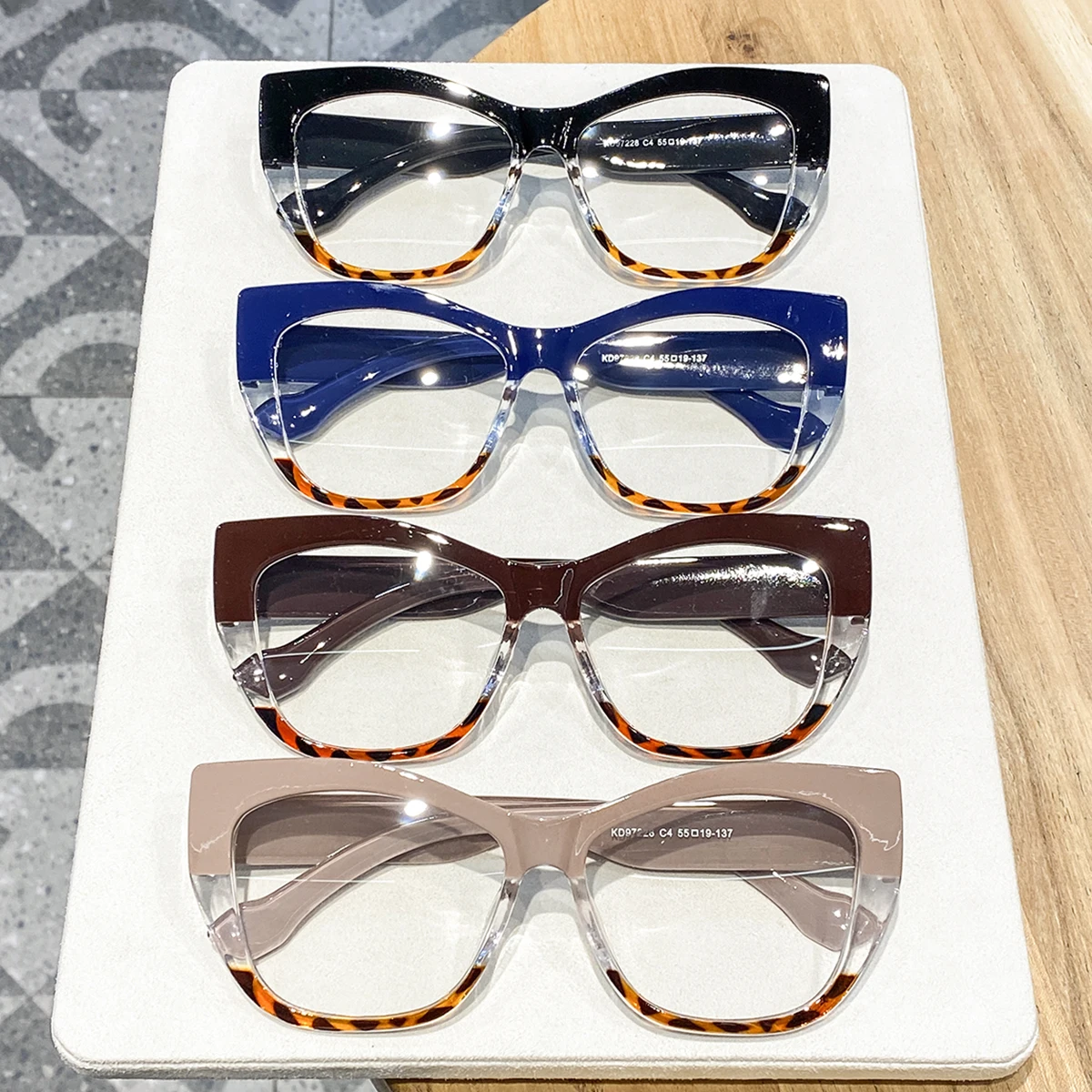 4 Pairs of Women's Large Frame Cat-Eye Glasses with Bean Flower Pattern, Stylish and Eye-Catching, Contour-Enhancing, Versatile Women's Glasses, Suitable for Trendy Street Photography, Casual Outings, Dates, and Parties