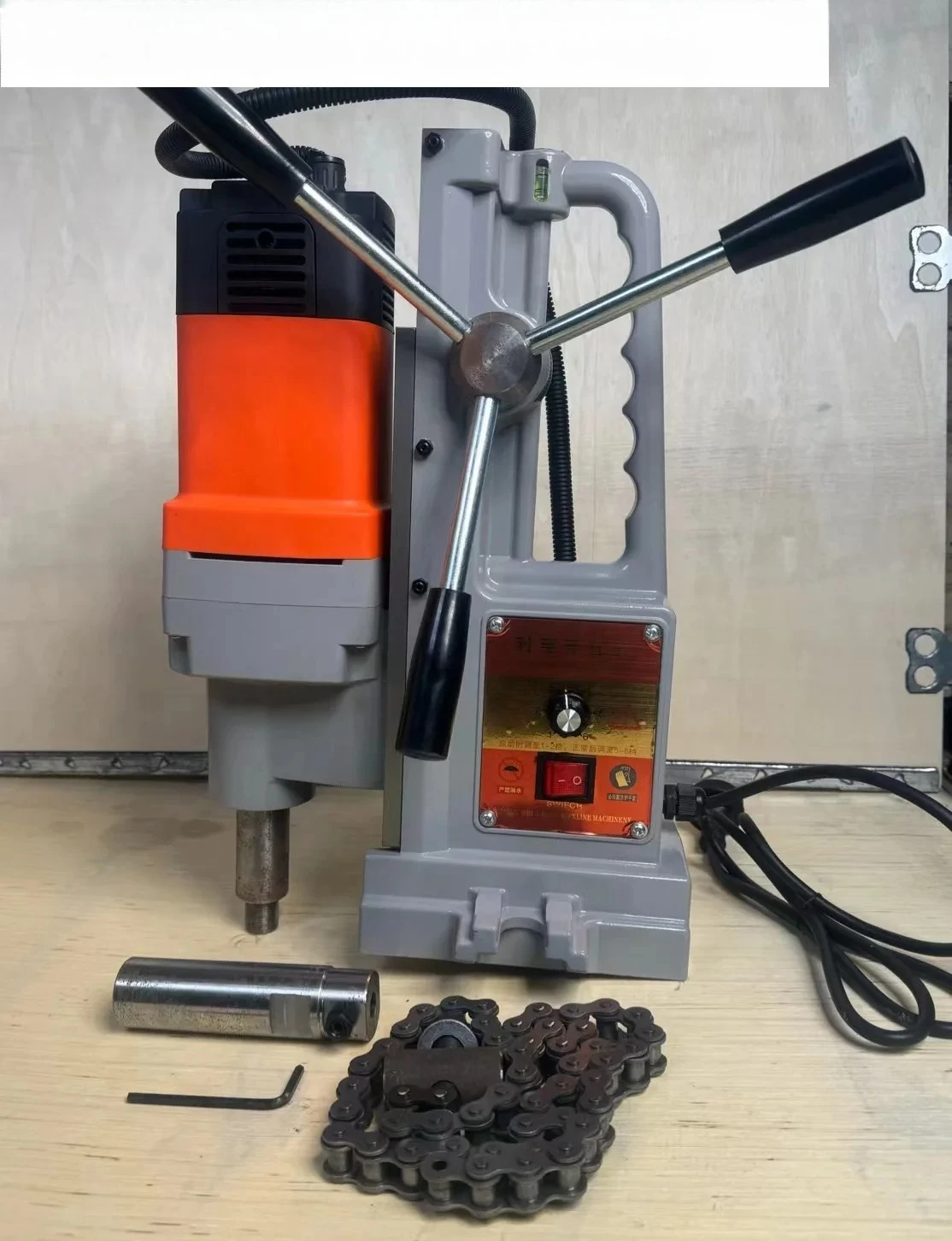 Fire pipe opening machine Three or four pairs of 165 opening machine Galvanized pipe puncher Chain type 114