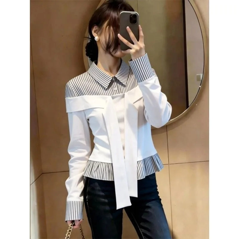 

Это новая весенняя женская рубашка с отложным воротником и галстуком, создающая ощущение изысканности и дизайнерского стиля, модная и индивидуальная.