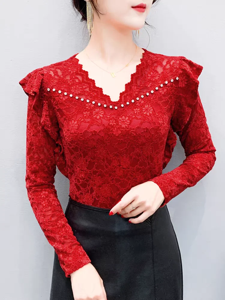 Women's Slim Fit Red Long Sleeve Top with Delicate V-Neck Lace Detail, Ideal as a Layering T-shirt for Spring and Autumn