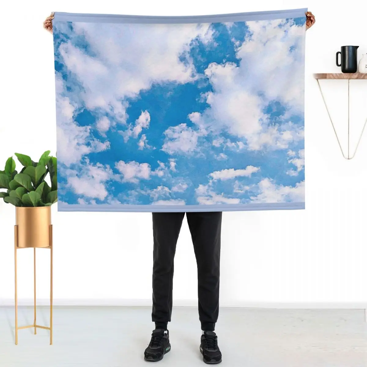 Blue Sky and Pretty Clouds Throw Blanket Bed Fashionable anime Flannel Fabric Luxury Brand Moving Blankets
