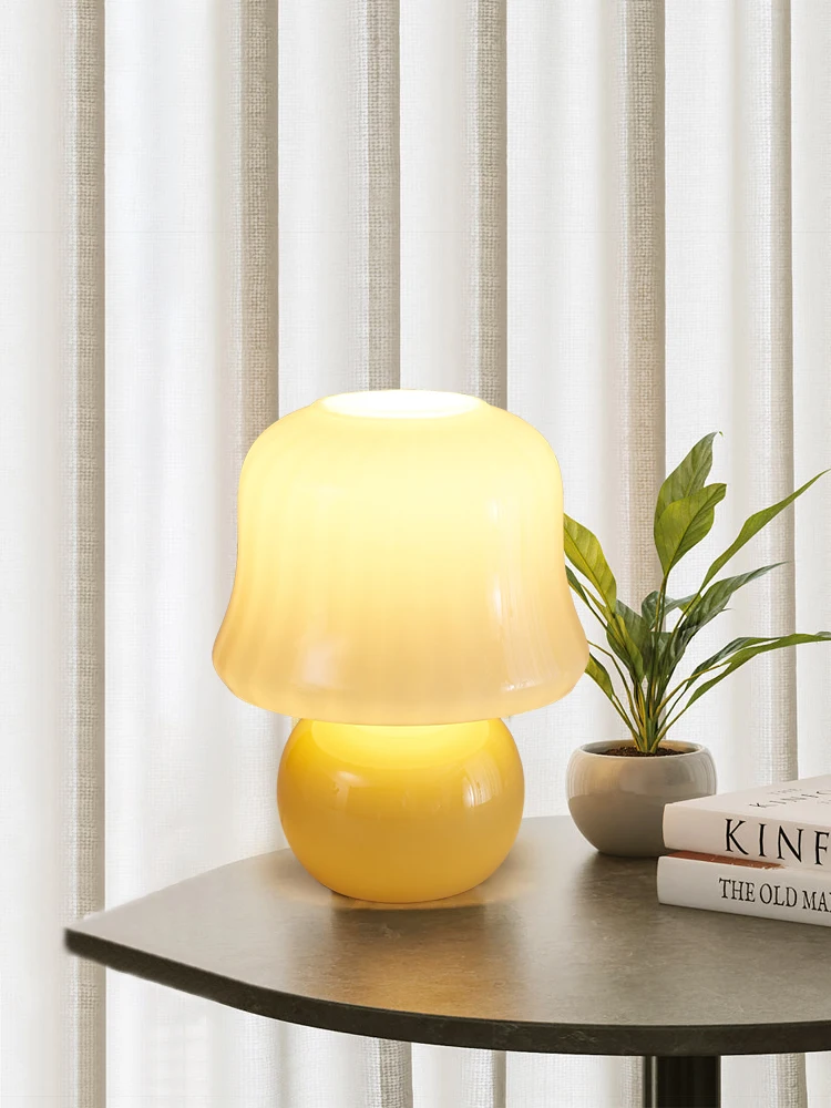 Table lamp, bedroom, bedside, living room decoration, atmosphere lamp, ins, girly, sense of luxury, cream wind