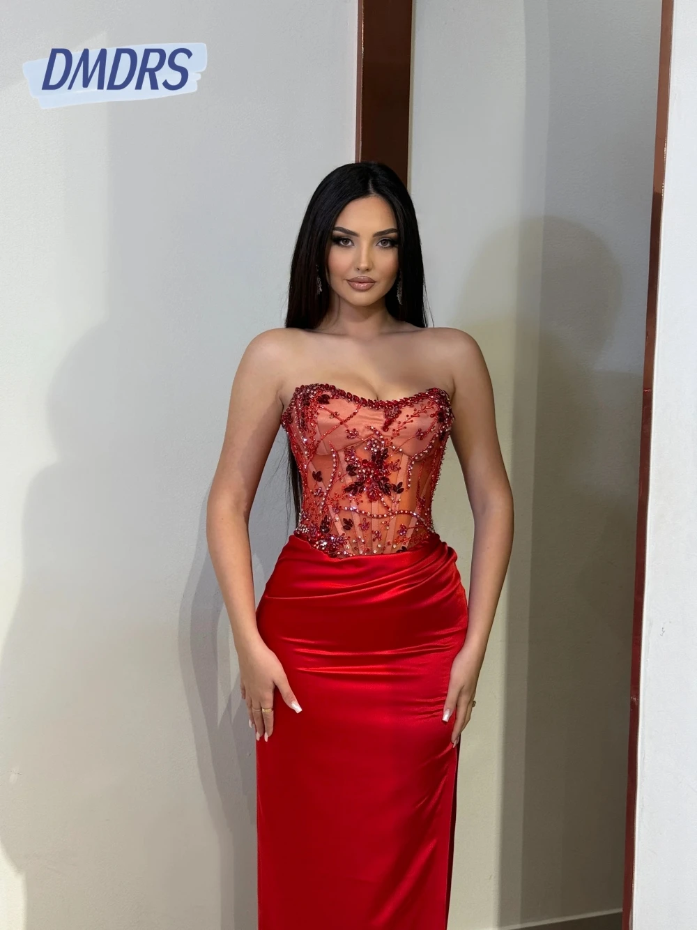 

Fashion Beaded Red Satin Evening Dress Sexy High Slit Straight Prom Gown Customized Party Strapless Women Formal Cocktail Wear