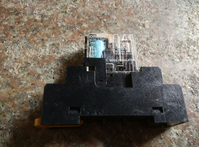 Free shipping  G2R-2-SD  24VDC      10PCS  As shown