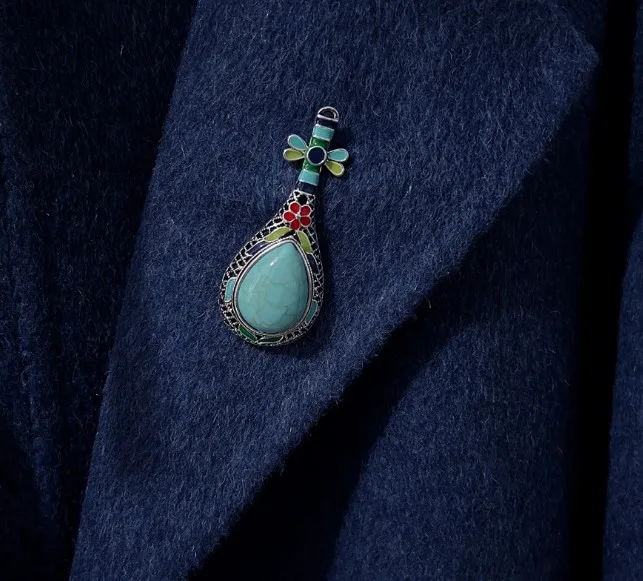 New exotic style pipa brooch retro creative pine imitation stone instrument coat brooch ethnic style chest flower accessory
