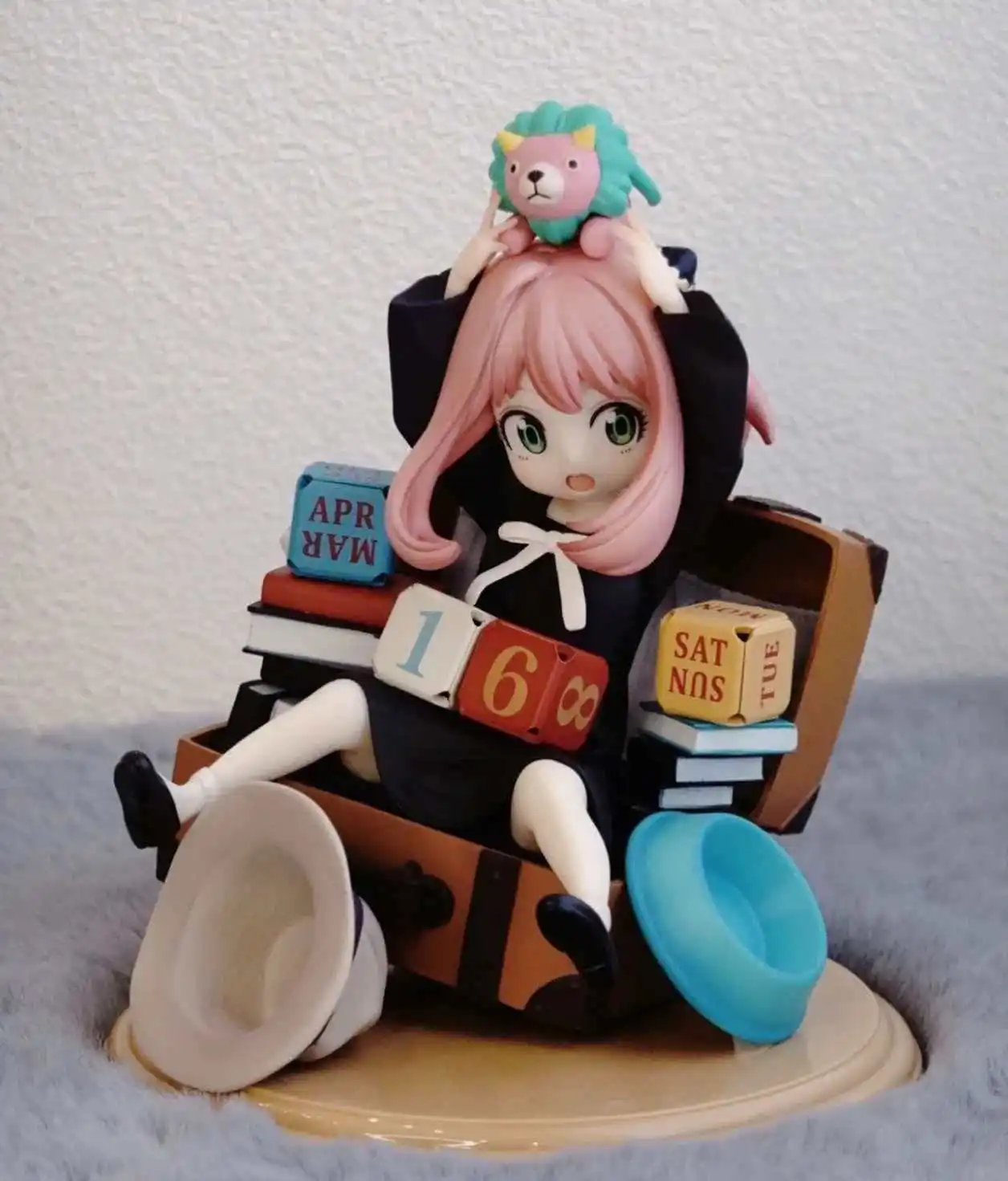 

Anime Anya On The Moon Action Figure Model Cute Beautiful Statue Desktop Decor Toy Collectible Holiday Gifts For Anime Fans