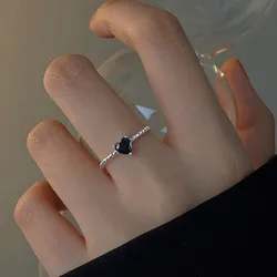 Trendy Silver Color Twist Metal Black Rhinestones Heart Charms Rings for Women Party Sweet Open Ring Elegant Jewelry Gift