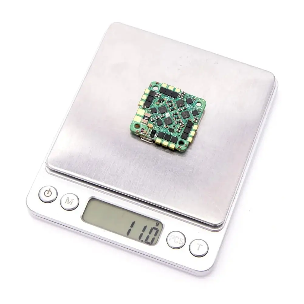 

Контроллер полета iFlight BLITZ Whoop F7 AIO 2-6S 55A ESC с монтажным рисунком 25,5*25,5 мм для дрона FPV