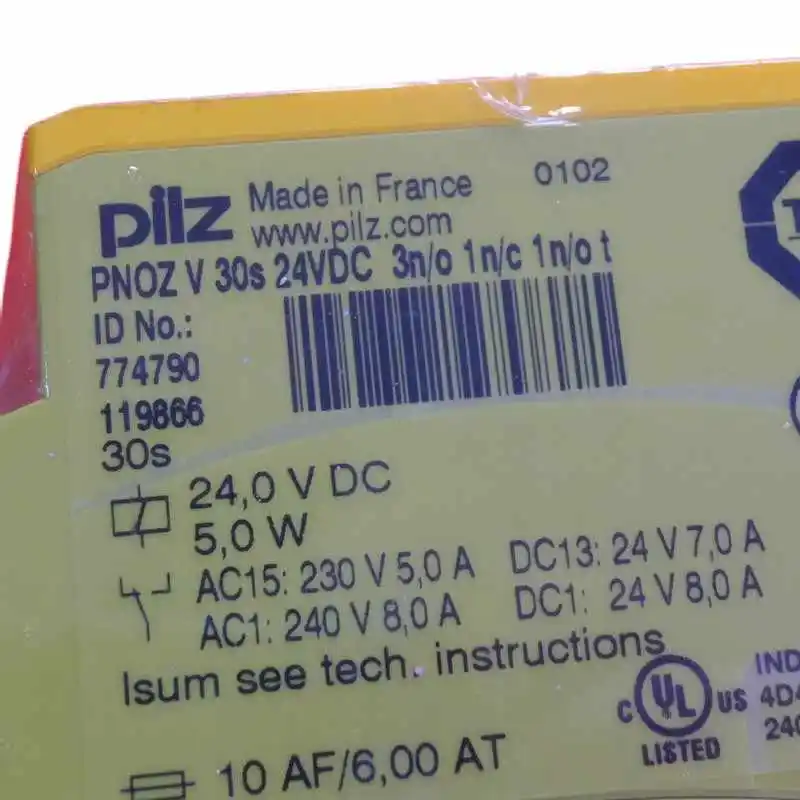 وحدات السلامة الأصلية الجديدة Pilz 774790 PNOZ V 30s 24VDC 3n/o 1n/c 1n/o t