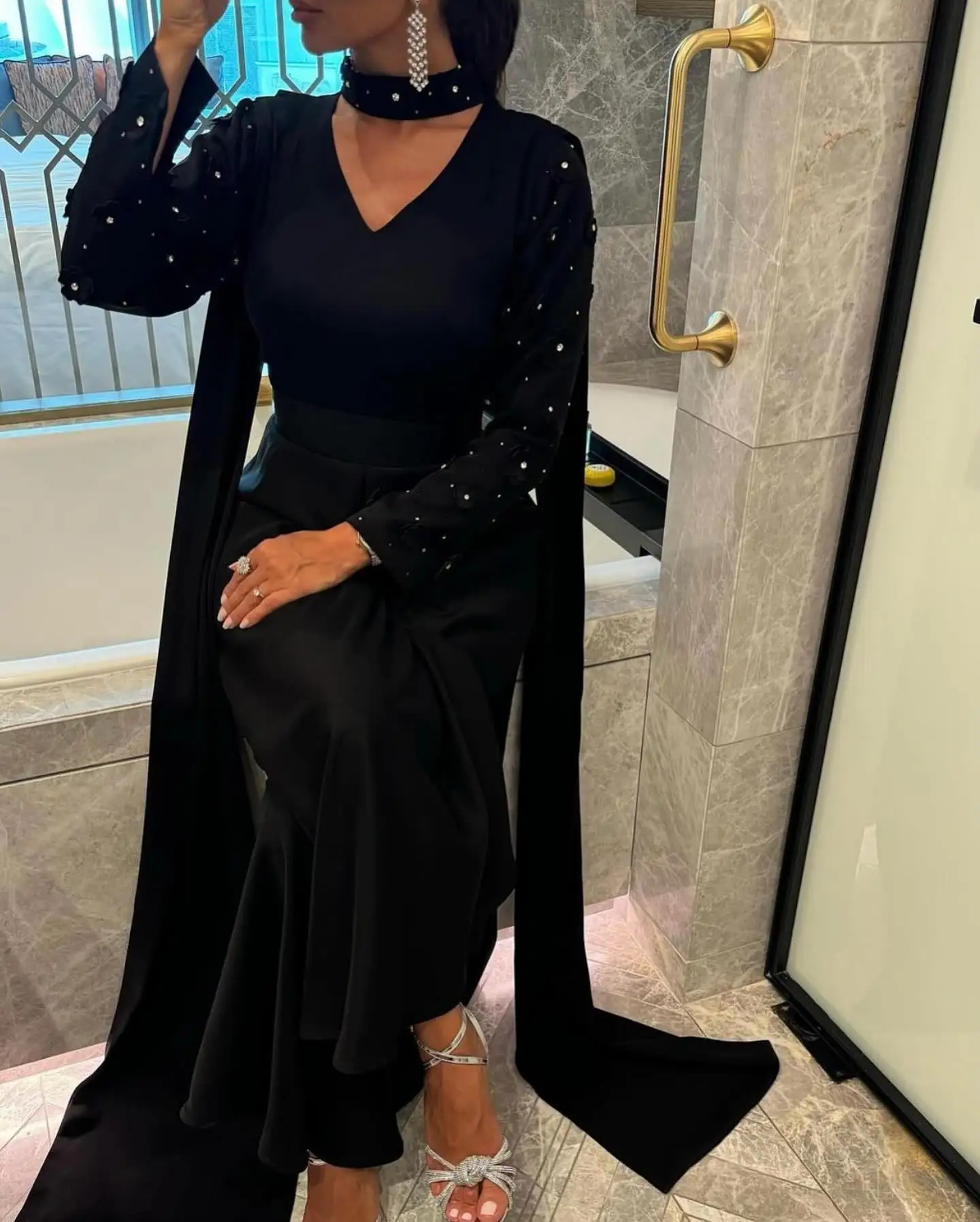 Customized Jersey Straight Pearls and Ribbons Evening Dress V-Neck Floor Length Long Sleeves Watteau Train Black Delicate